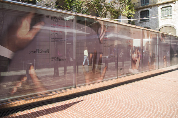 Toca Primer Palau #mzar #exterior #billboard #steven #valla #wall #poster #hands #music #musician #barcelona #can