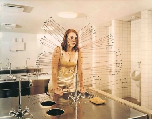 06.JPG (JPEG Image, 720x564 pixels) #photography #sink #woman #bathroom