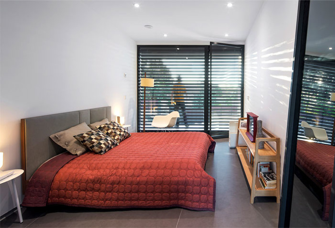 Modern Single-Story Cubical House by Zooco Studio - InteriorZine