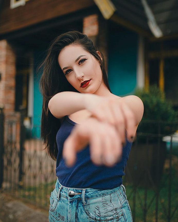 Gorgeous Lifestyle Portrait Photography by Isadora Brigido