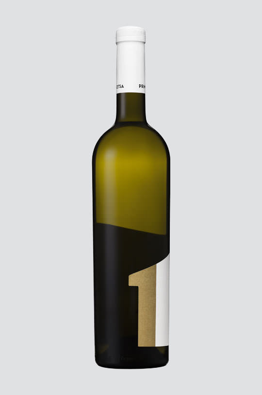 "Primus Zitsa" is the No.1 wine in the Premium class of "Domaine Glinavos" wines. The design objective was to promote the name Zitsa #premium #packaging #design #label #wine #glinavos #gold #domaine #typography