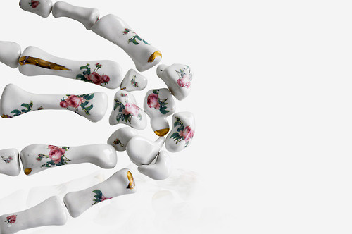 Unmovable - Kapka - Pierwsze źródło modowej inspiracji #ceramic #floral #bones