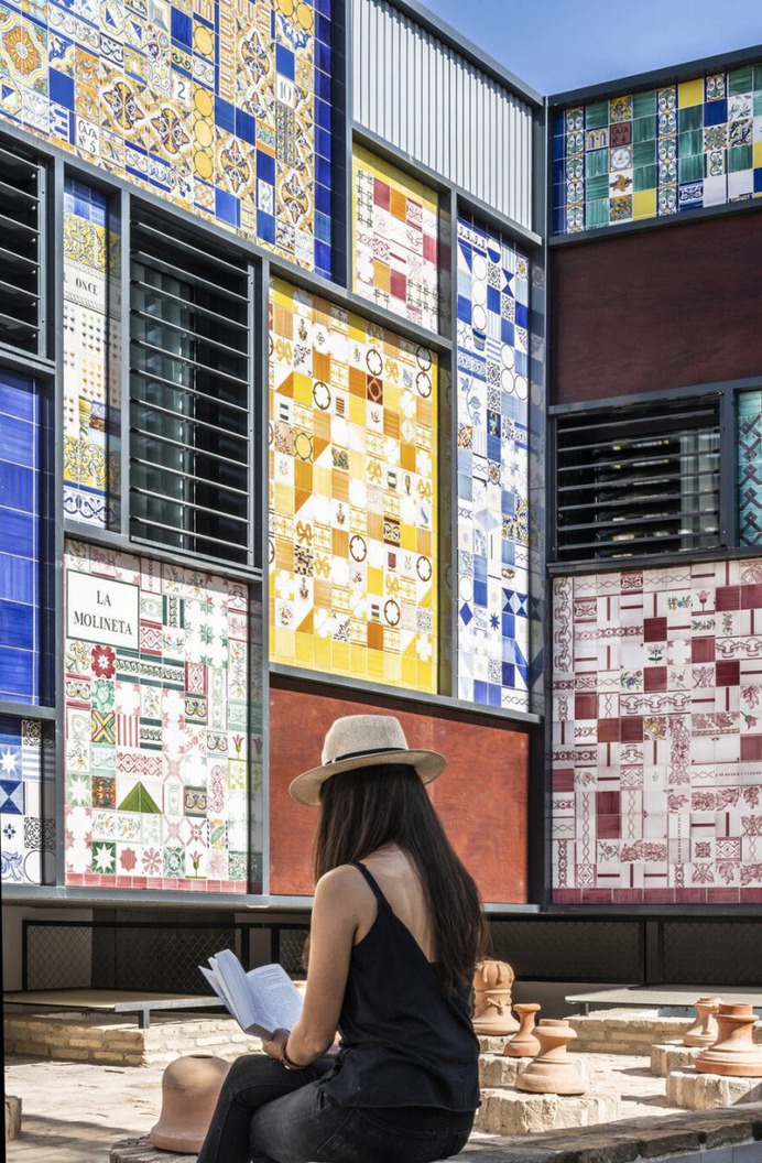 Restaurant and Hotel in Pottery Factory Montalv&aacute;n in Triana, Seville