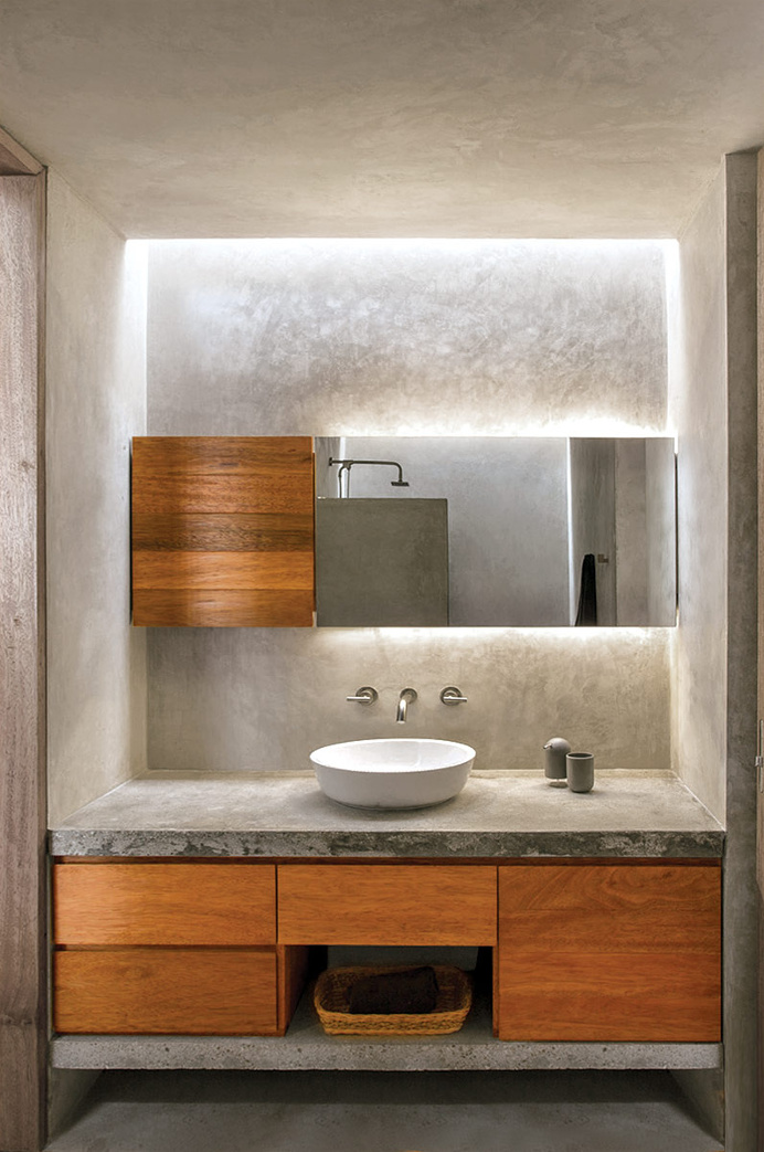 Craft shelter – The bathroom