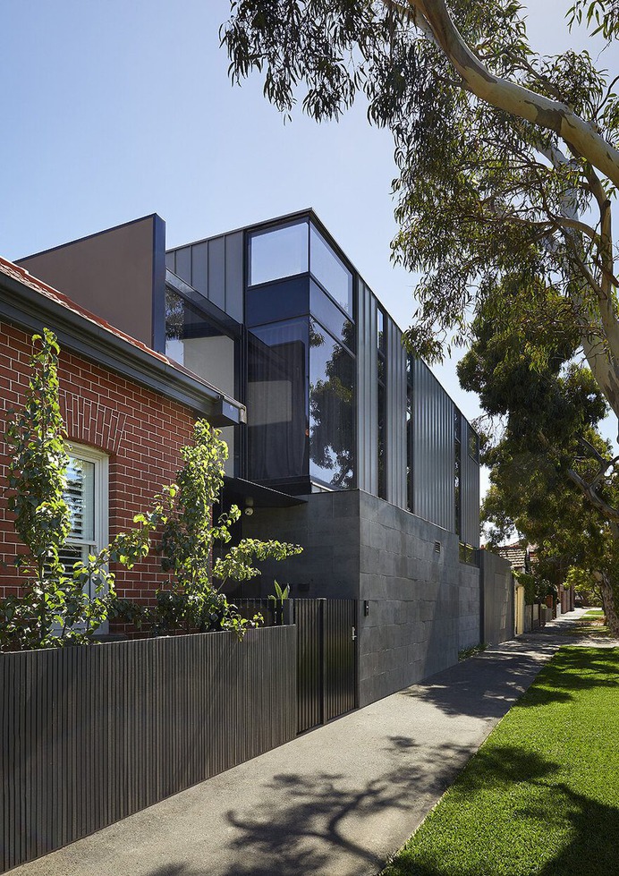 Metal Clad Extension to a Traditional Edwardian Style Home