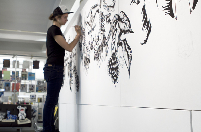 Live drawing by Nastya KFKS, Brooklyn, DUMBO. Zakka corp. NYC #art #exhibition # nastyakfks #kfks #black #animals #awesome