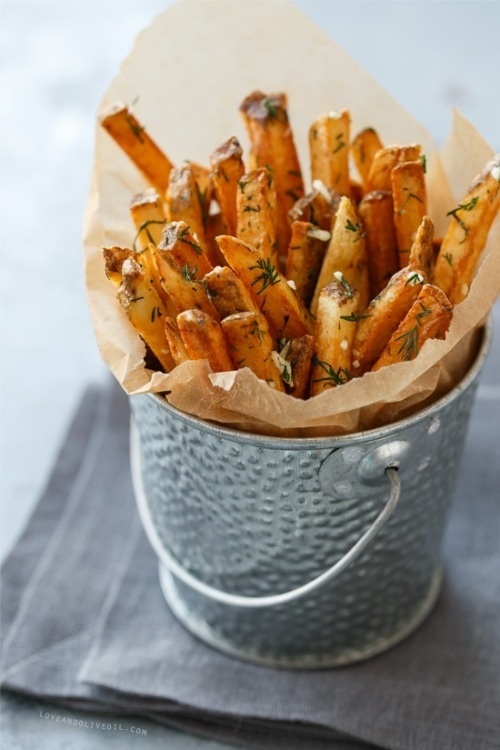 do-not-touch-my-food:French Fries with Fresh Garlic and Dill #photography #food