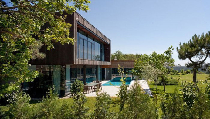 Water Patio House