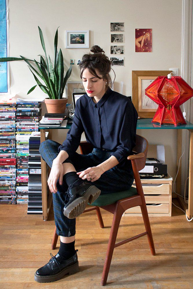 Julie, Paris 4ème - Inside Closet