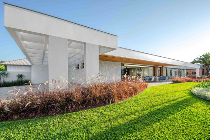 Luxury Family House in Brazil - InteriorZine #architecture #house #home #decor #interior