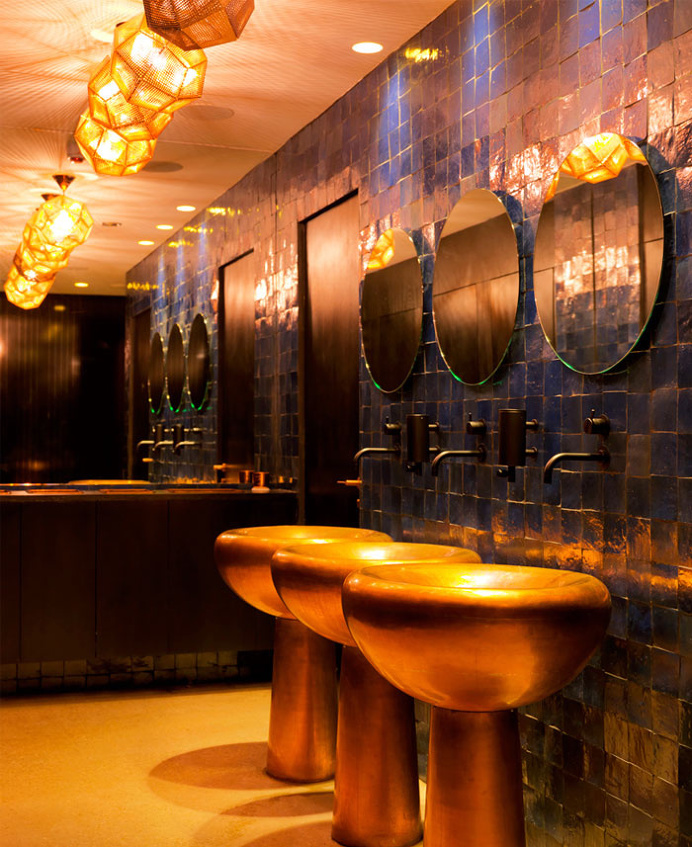 Restaurant with Parisian Chic Decorating - #decor, #interior, #restaurant