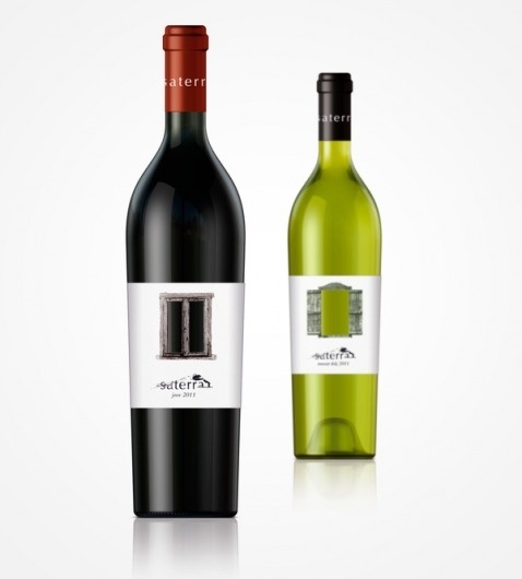 Vino Saterra #bottle #packaging #vino #design #graphic #wine #pack