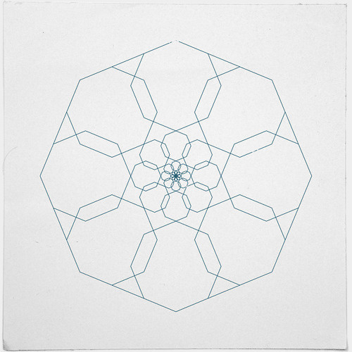 #405 Octangularity – A new minimal geometric composition each day