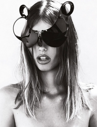 Buamai - Georges Antoni — Designaside.com #white #woman #photo #black #and #fashion