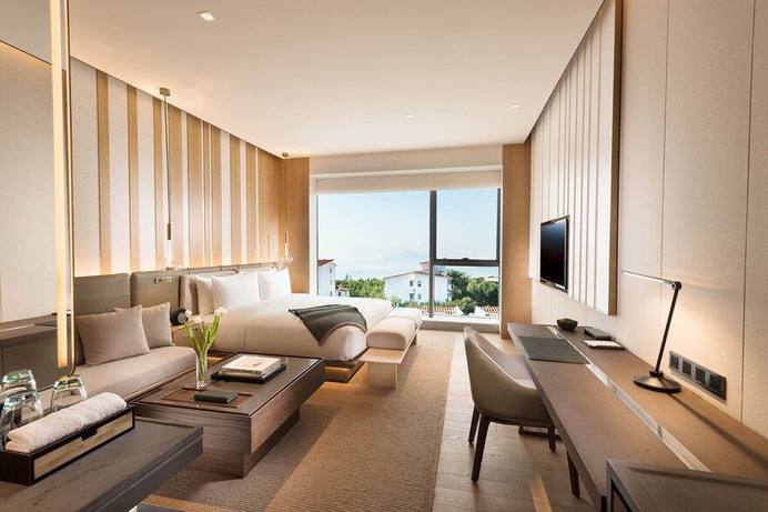 Curio Collection by Hilton