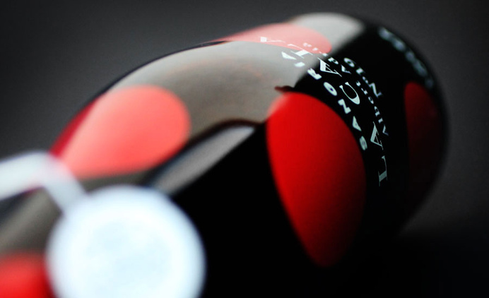 #packaging #identity #Lolea #sangria #red #white #polkadot