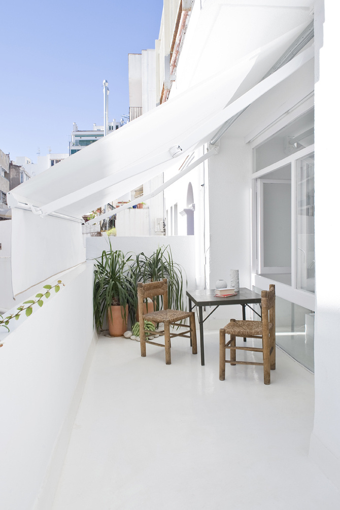 white everywhere – The White Retreat