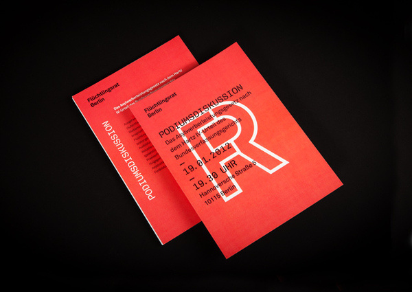 Roter Flyer als Beispiel für eine Einladung zu einer Podiumsdiskussion #book