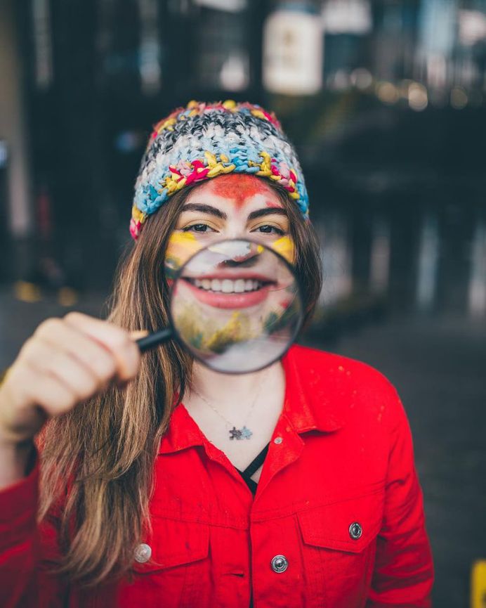 Colorful and Moody Lifestyle Portrait Photography by Ömer Çelik