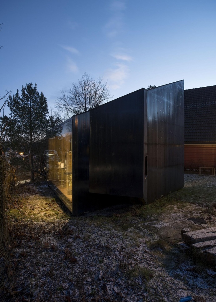 Writer's Cottage 2