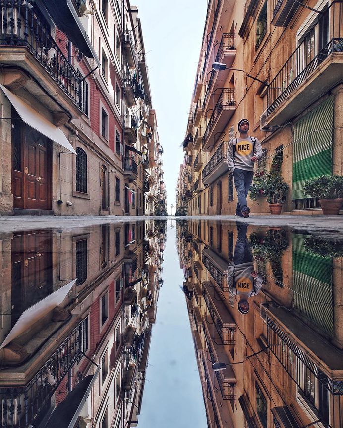The Beauty of Barcelona's Building Facades by Roc Isern