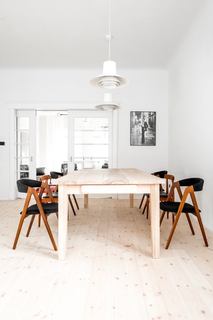 House from the 20's by Loft Szczecin. Photo © Karolina Bąk. #diningroom #scandinavian #loftszczecin #karolinabak