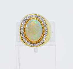 Opal-Diamant-Ring