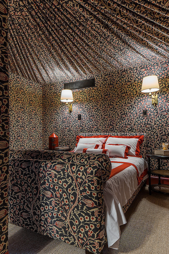 Eclectic design style and originality for Bond Street Apartment / www.homeworlddesign.com #penthouse #apartments