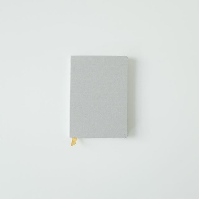 Check out the full review of the @baronfig confidant on our site. Clean design, but has some quality flaws. #sketchbook