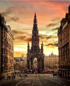George | Travel & Photography on Instagram: "Edinburgh at sunset☀️🏴 - Follow @hawkhoptravel for daily travel inspiration!🌎 - 📸 credit @stuartmckay81 - #edinburghlife #scotland_ig…"