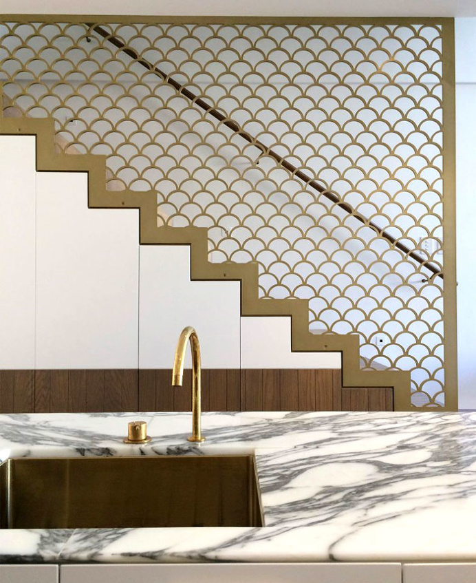 Luigi Rosselli Faced the Challenge to Reconstruct Terraced House in Sidney - InteriorZine