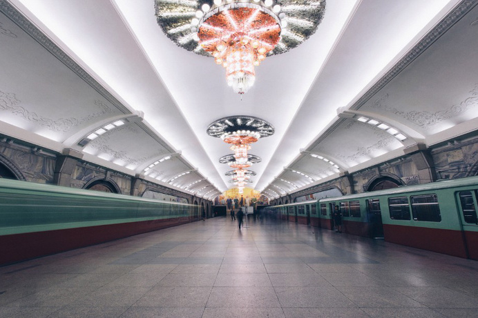 North Korea Propaganda: Elaine Li Documented The Pyongyang's Subway System