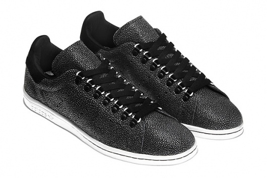 adidas Originals Stan Smith 80s Lux Leather "Stingray" | Hypebeast #adidas #shoes #smith #dots #kicks #sneakers #leather #80s #lux #shiny #stan