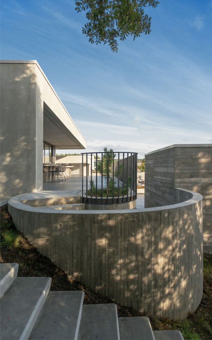 Sunnuflot House - Renovation and Expansion of a Family Home in Reykjavík