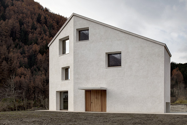 Haus am Mühlbach, Mühlen in Taufers by PEDEVILLA ARCHITECTS