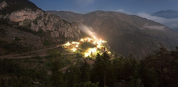Both beautiful and evocative of environmental ruin #photography
