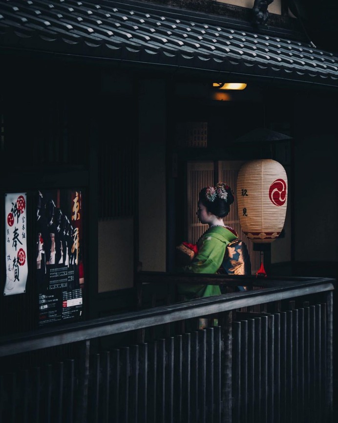 Cinematic Street Photography in Japan by Mizuki Tanaka