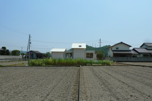 Triple Roof by Shinobu Ichihara Architects #minimalist #architecture #house