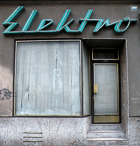 this isn't happiness.™ Peter Nidzgorski, tumblr #signage #type