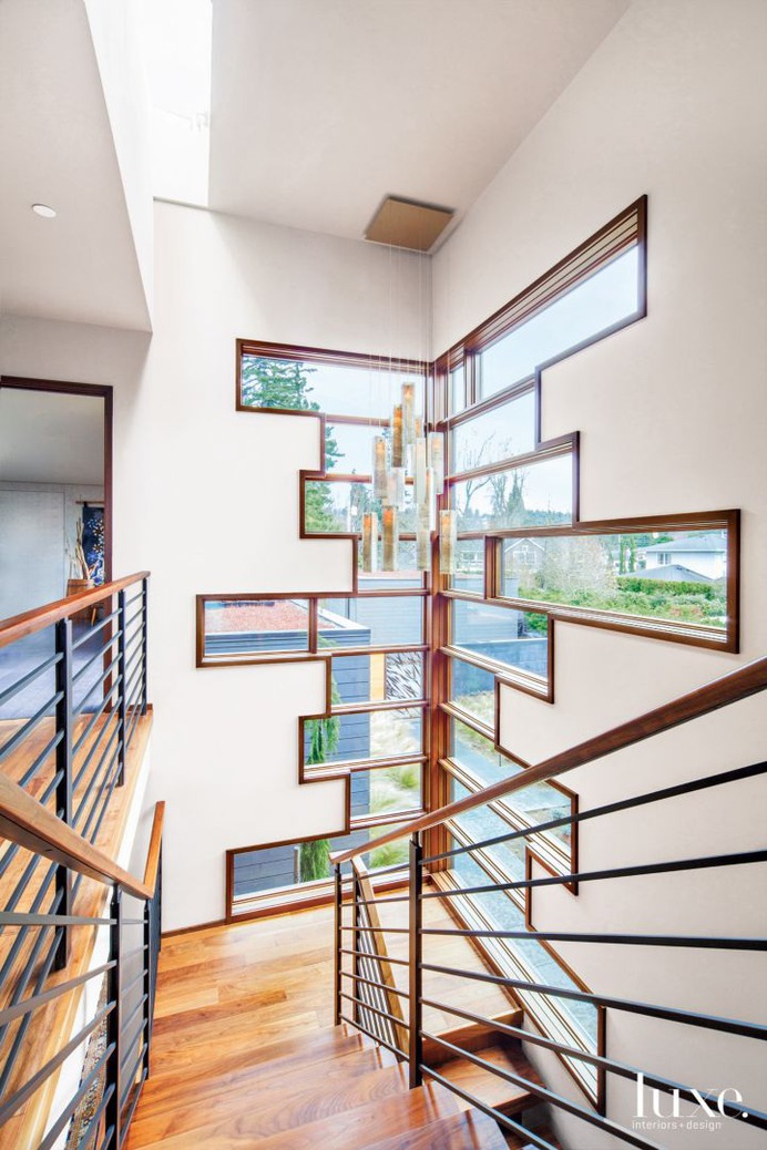A Contemporary Washington House with Puget Sound Views