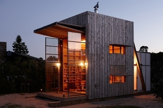 Whangapoua Sled House by Crosson Clarke Carnachan | 123 Inspiration #zealand #sled #whangapoua #mobile #hut #new