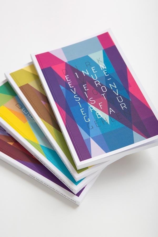 Squiech Design #overlap #kerning #serif #color #san #publication #typographie