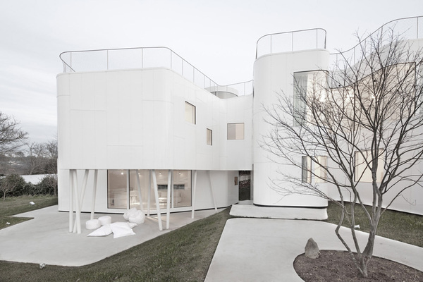 Casa V by Dosis #minimalist #design