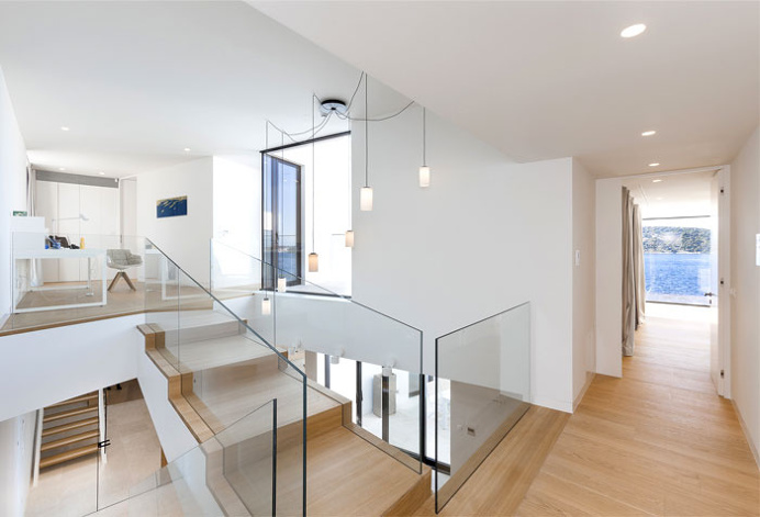 Residential Villa with Sea View by Ecoing - InteriorZine