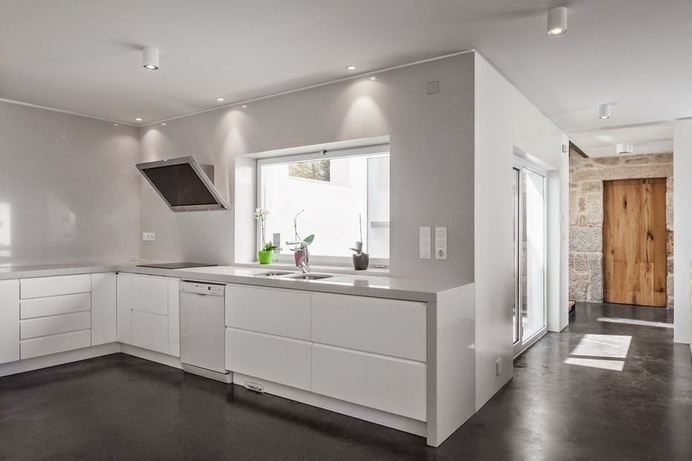 JA House by Filipe Pina #kitchen #interiors
