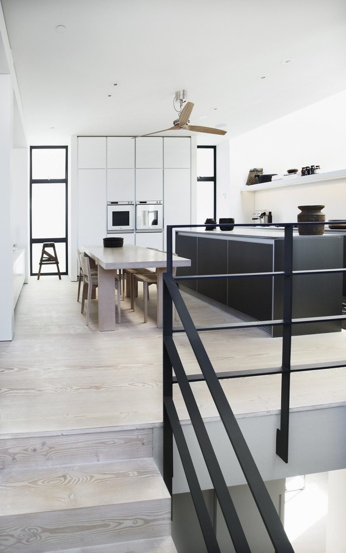 Manhattan Beach House Features Clean and Bright Scandinavian Expression 7