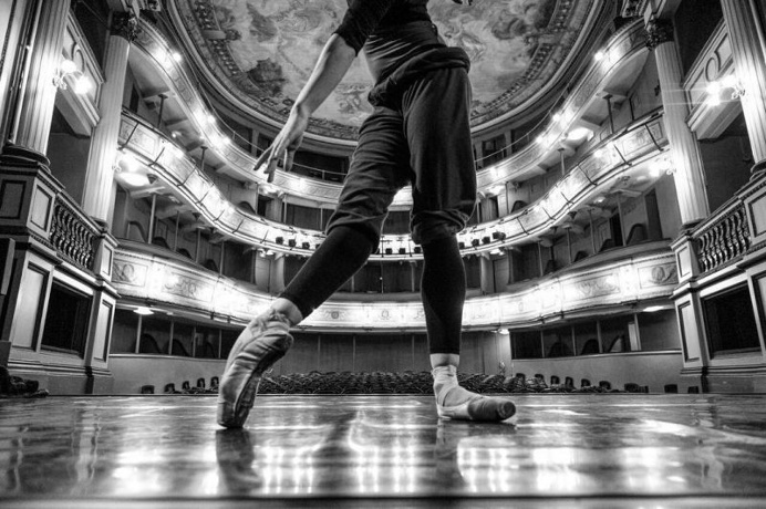 Backstage Photography of Russian Classical Ballet by Darian Volkova