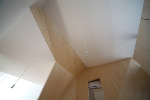 8.jpg (JPEG-kuva, 500×333 kuvapistettä) #interior #lamp #kyoto #house #alphaville #town #wood #architecture #new