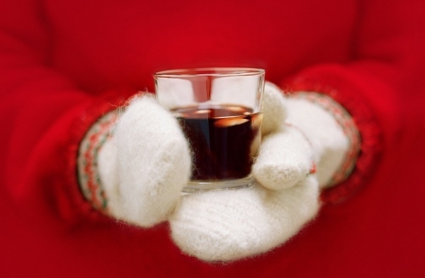 BVD — Blossa #mulled #bottle #packaging #glgg #wine #christmas #blossa #bvd #winter