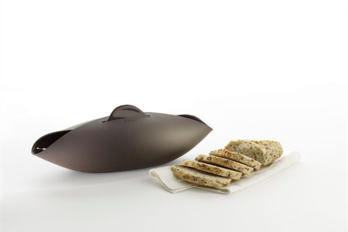 Weigh, knead, and bake your loaf without any extra mess with Lekue, a silicon bread maker.